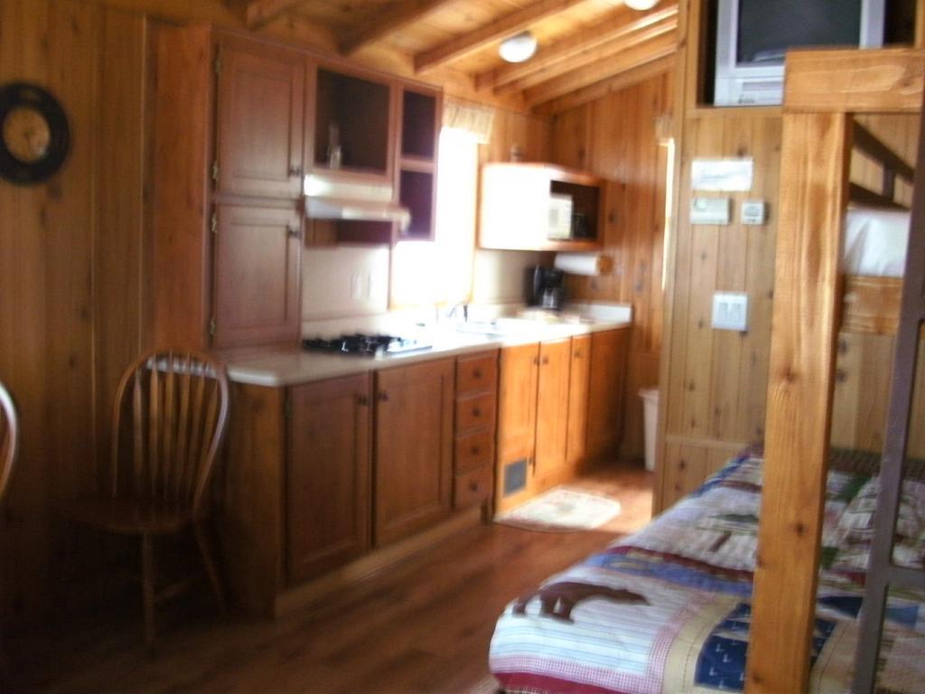 Bend-Sunriver Camping Resort Studio Cabin 6 ภายนอก รูปภาพ