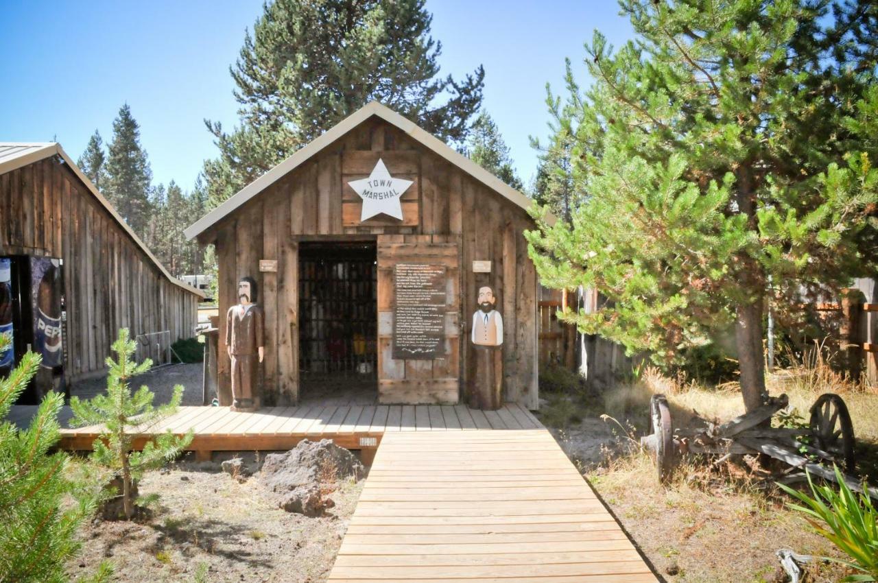 Bend-Sunriver Camping Resort Studio Cabin 6 ภายนอก รูปภาพ