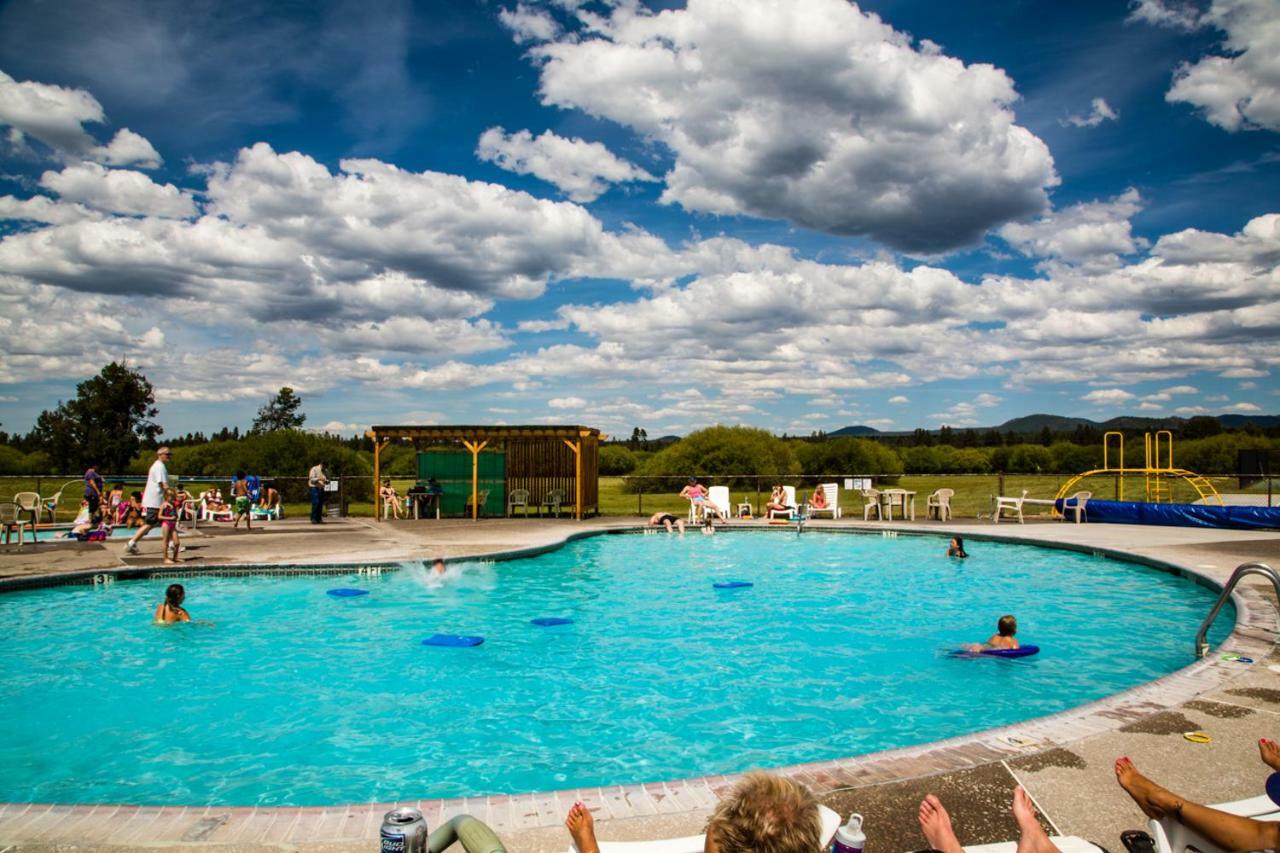 Bend-Sunriver Camping Resort Studio Cabin 6 ภายนอก รูปภาพ